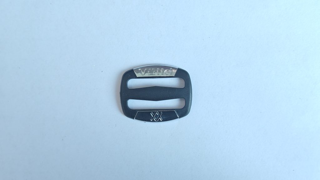 Ladder lock buckle with curved crossbar and dual-hole structure, product photo 1