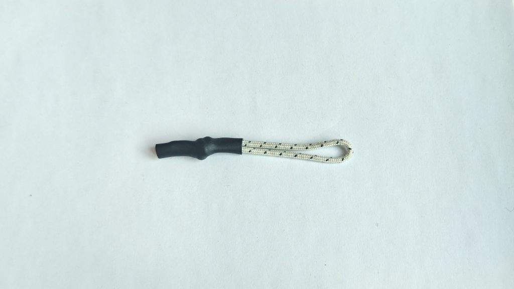 Zipper pull cord with waisted curved-surface grip, product photo 1