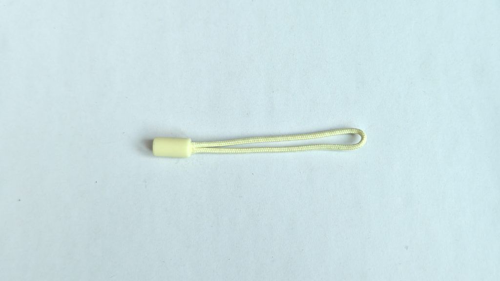 Zipper pull cord with cylindrical end grip, product photo 1