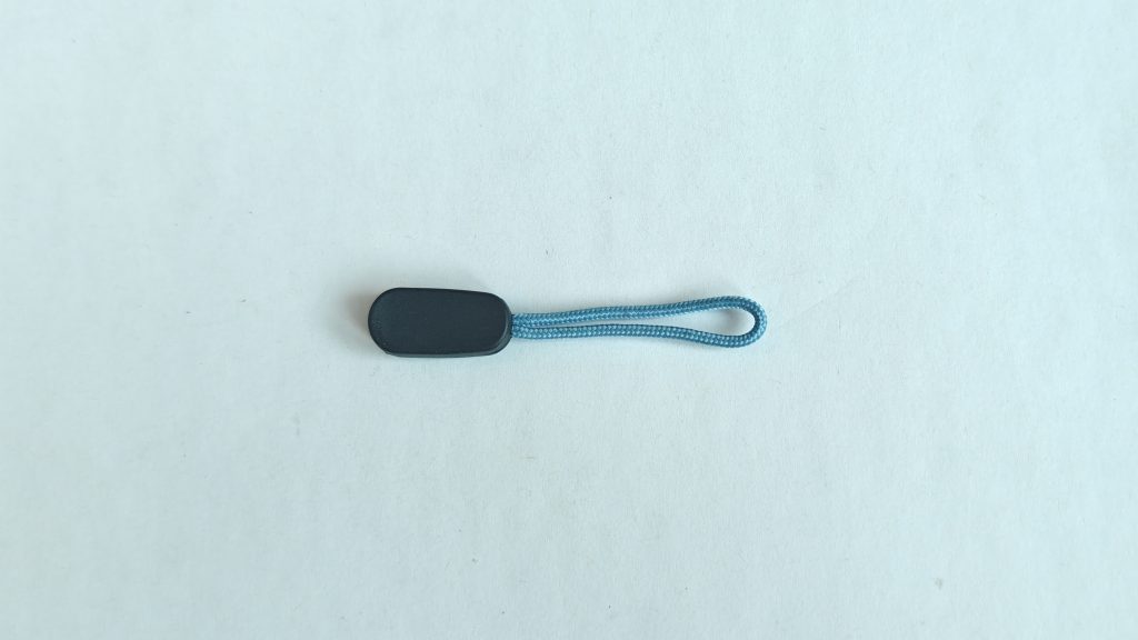 Zipper pull cord with wide oval grip, product photo 1
