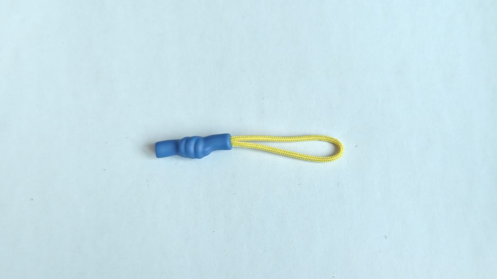 Zipper pull cord with segmented raised grip, product photo 1