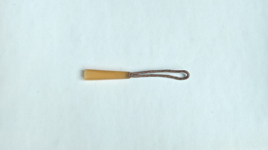 Zipper pull cord, smooth elongated grip, product photo 1